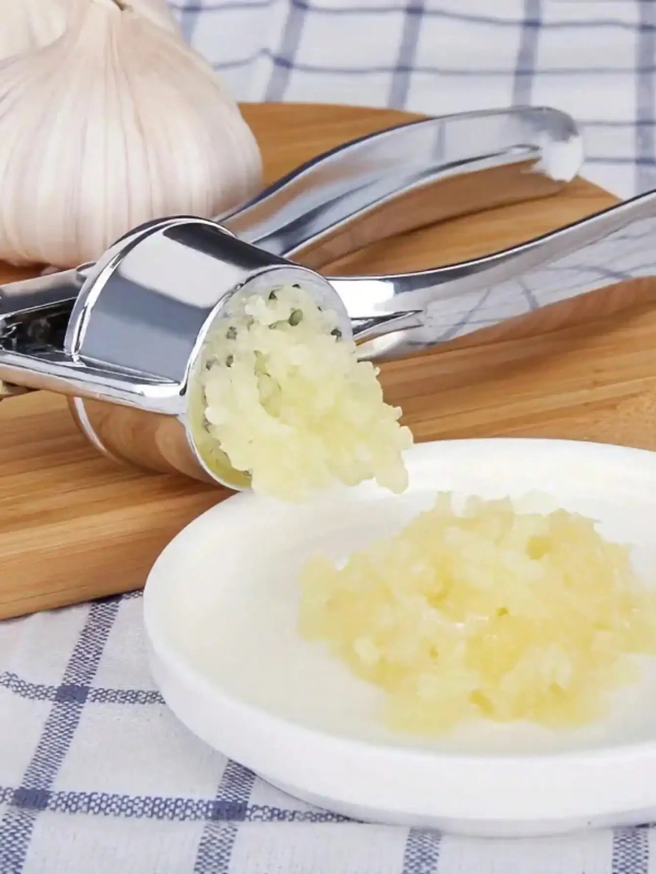 Professional Garlic Press – Washable Garlic & Ginger Crusher, Heavy-Duty Kitchen Tool